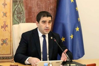 Salva-papuaSvili-yvela-im-gancxadebis-avtors-romlebic-pirdapir-Tu-Sefarulad-cdilobdnen-gaemijnaT-qarTveli-xalxi-da-xelisufleba-qarTvelma-xalxma-gasca-pasuxi-da-Tqva-rom-srulad-mxars-uWers-qarTuli-ocnebis-politikas