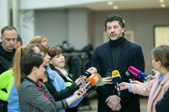 kaxa-kalaZe-opozicias-aranairi-resursi-ar-gaaCnia-aranairi-mxardaWera-ar-aqvT-sazogadoebis-mxridan-da-es-Zalian-kargad-ician