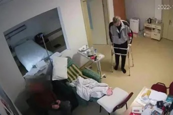 mixeil-saakaSvili-vadastureb-rom-davkarge-goneba-da-Tavi-davartyi-rkinis-magidas-gaugebaria-raSi-sWirdeba-klinikis-direqtors-tyuilebi---Cems-palataSi-eqTani-da-penitenciuri-samsaxuris-TanamSromlebi-masulierebdnen