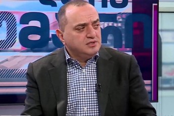 koba-nayofia-ocnebaze-amaT-daviT-araxamia-da-zogadad-ukraina-cota-epataravebaT-TvalSi