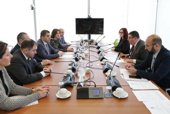 Salva-papuaSvili-maltis-parlamentis-sagareo-da-evropul-saqmeTa-komitetis-wevrebs-Sexvda