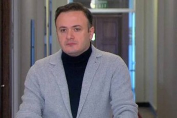 irakli-zarqua-baton-gaxarias-kudi-aewva-radgan-Ss-ministri-premier-ministri-iyo-da-ese-igi-Tu-rame-xdeboda-TviTon-ar-icoda