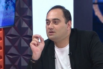 zurab-qadagiZe-sinamdvileSi-frenebis-aRdgena-uvizo-mimosvla-da-1200000-qarTvelic-sul-cal-fexze-hkidiaT-mTavaria-kidev-erTxel-gamoiyenon-rusuli-Tema-saqarTveloSi-polarizaciis-gasaRviveblad