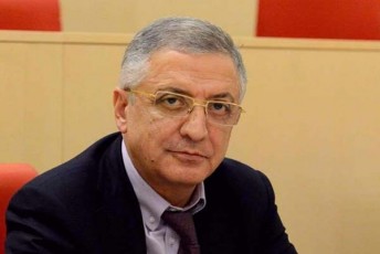isko-daseni-sruli-pasuxismgeblobiT-vacxadeb-arc-me-arc-Cemi-ojaxis-wevrebs-arasdros-gvqonia-kavSiri-qolcentrebTan-vaSaZe-cdilobs-sazogadoeba-SecdomaSi-Seiyvanos