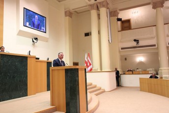 vaxtang-gomelauri-pirvel-rigSi-madloba-yvela-Cem-TanamSromels-ganviTarebuli-qveynis-politikosi-iamayebda-Tavisi-saxelmwifos-samarTaldamcvelebis-moqmedebis-standartiT-imiT-rac-qarTulma-policiam-aCvena