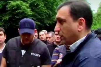 levan-beJaSvili-qveyanas-gvarTmeven-xelidan-da-ruseTis-daCad-unda-gadaaqcion---mTeli-saqarTvelo-unda-dadges-fexze