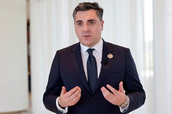ilia-darCiaSvili-premier-ministri-samuSao-vizitiT-imyofeba-kataris-saxelmwifoSi-monawileobas-iRebs-kataris-saerTaSoriso-ekonomikur-forumSi-premieri-isaubrebs-Cveni-qveynis-potencialze