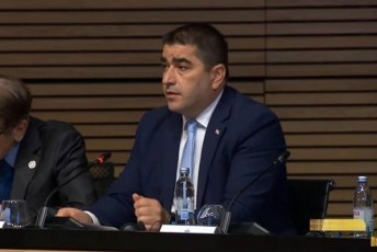 Salva-papuaSvili---ar-gvaqvs-dacvis-garantiebi-arc-nato-s-qolga-gvicavs-arc-evrokavSiris-ekonomikuri-berketebi-Cvens-teritoriaze-imyofeba-ruseTis-jari-amitom-am-gadmosaxedidan-vuyurebT-yvela-gadawyvetilebas