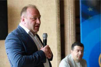 qarTuli-ocnebis-axalcixis-organizacias-axalcixis-municipalitetis-meri-irakli-lazaraSvili-uxelmZRvanelebs