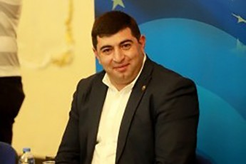 qarTuli-ocnebis-axalqalaqis-organizaciis-Tavmjdomared-melqon-makariani-airCies