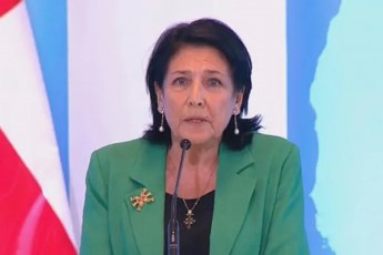 salome-zurabiSvili-es-aris-pirveli-uazro-dapirispirebis-sagani---me-ase-minda-skami-iq-damide-an-gadadeqi-CaiCoCe-CamoiCoCe-es-ar-aris-prezidentis-Seuracxyofa-protokolis-darRvevaa