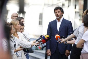kaxa-kalaZe-ruseTTan-uvizo-mimosvlas-da-frenebis-aRdgenas-aprotesteben-adamianebi-vinc-guSin-amas-pirdapir-moiTxovdnen-putinis-gakvirvebac-amiT-iyo-ganpirobebuli