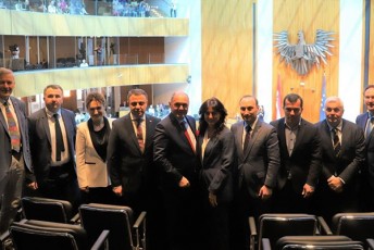 avstriis-parlamentTan-saqarTvelos-parlamentis-megobrobis-jgufis-xelmZRvaneli-anri-oxanaSvili-da-delegaciis-wevrebi-venaSi-avstriis-parlamentis-Tavmjdomares-volfgang-sobotkas-Sexvdnen