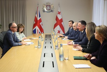 Sinagan-saqmeTa-ministri-didi-britaneTisa-da-CrdiloeT-irlandiis-gaerTianebuli-samefos-elCs-Sexvda