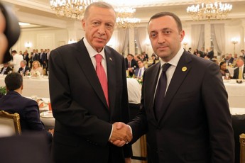 irakli-RaribaSvili-rejef-Taif-erdoRans-vulocav-da-guliTadad-vusurveb-mSvidobian-stabilur-da-warmatebul-saprezidento-vadas-Cveni-megobruli-eris-lideris-rangSi