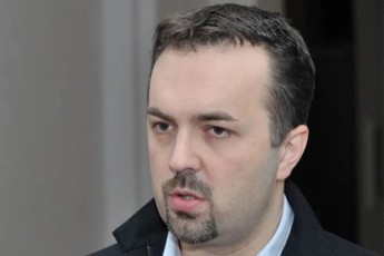 dimitri-SaSkini-nacionaluri-moZraobis-gareSe-rusuli-ocnebis-moSoreba-SeuZlebelia-Tu-adamians-amis-danaxva-ar-unda-miamitia-an-ar-aris-fxizel-mdgomareobaSi---opoziciur-partiebs-koordinacias-vTavazobT