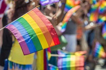 Le-Figaro-Gen-Z-Taobis-yoveli-me-5-warmomadgeneli-Tavs-LGBT-Temis-warmomadgenlad-aidentificirebs