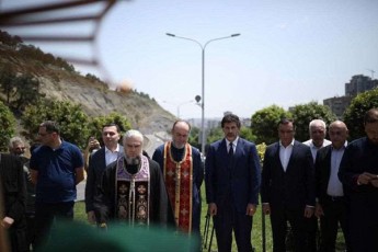 kaxa-kalaZe-13-ivnisze-gvaxsovs-ramxela-dartyma-miiRo-Tbilisma-Tumca-es-iyo-dRe-romelmac-dagvanaxa-ra-Zala-aqvs-erTobas