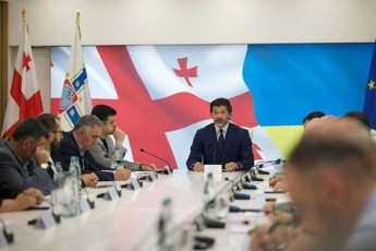kaxa-kalaZe-mivesalmebi-im-Zalian-swor-da-saWiro-iniciativas-rac-premierma-daaanonsa-am-regulaciebis-dadgena-SezRudavs-maRali-gafrqvevebis-mqone-avtomobilebis-Semoyvanas-rac-xels-SeuSlis-atmosferuli-haeris-dabinZurebas