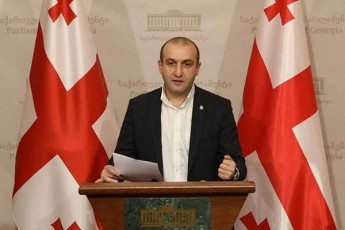 iago-xviCia-es-aris-vivamedis-saswauli-saakaSvili-romelic-60-kilo-iyo-da-gveubnebodnen-dRe-dReze-kvdebao-klinikam-moabruna-ara-mxolod-saaqaos-aramed-pirdapir-qarTul-politikaSi