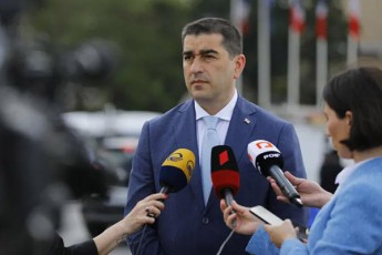 Salva-papuaSvili-saqarTvelos-mTavroba-mxars-uWers-ukrainas-qarTveli-xalxi-ki-mxars-uWers-ukrainisadmi-saqarTvelos-mTavrobis-politikas---gasakviria-rom-Cveni-politika-kritikis-sagani-gaxda