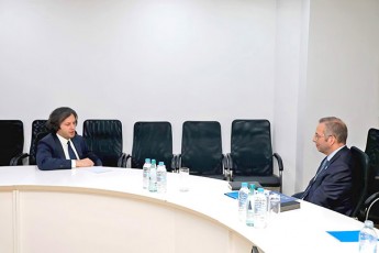 qarTuli-ocnebis-Tavmjdomare-irakli-kobaxiZe-NDI-is-prezidents-derek-mitCels-Sexvda