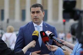 Salva-papuaSvili---irlandia-saqarTvelos-suverenitetis-teritoriuli-mTlianobisa-da-evropuli-integraciis-mtkice-mxardamWeria-rac-maT-Soris-irlandiis-sakanonmdeblo-organos-araerTi-miRebuli-rezoluciiT-gamoixata