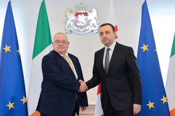 premier-ministri-irakli-RaribaSvili-irlandiis-parlamentis-qveda-palatis-Tavmjdomare-Son-ofarels-Sexvda