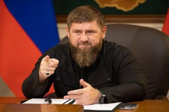 ramzan-kadirovi-acxadebs-rom-prigoJinis-SeiaraRebuli-ajanyeba-zurgSi-danaa-da-is-putinis-mimarTvas-mxars-uWers
