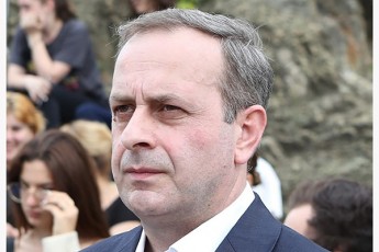 giorgi-gugava-am-saparlamento-opozicias-siamovnebs-yovel-jerze-qocebisgan-politikuri-gaupatiureba