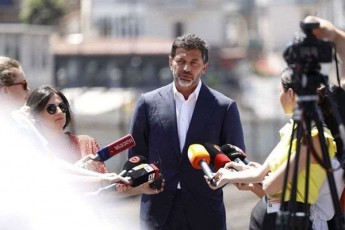 kaxa-kalaZe-miuxedavad-zewolisa-Cven-araerTxel-ganvmarteT-Tu-ratom-ar-vuerTdebiT-sanqciebs---ar-miviRebT-qveynis-damazianebel-gadawyvetilebas