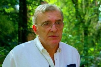 2007-wlis-movlenebis-dros-rodesac-Zalian-damZimda-mdgomareoba-da-yvela-mxare-xelisuflebac-da-opoziciac-sTxovda-patriarqs-Carevas-ucxoeTis-elCebma-erToblivad-gadawyvites-masTan-Sexvedra-imave-moTxovniT-da-es-ar-iyo-Txovna-es-iyo-moTxovna