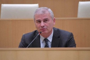 irakli-qadagiSvili-saakaSvilis-ukanonod-gatanil-nimuSs-oficialuri-mtkicebulebis-saxe-ver-eqneboda-magram-strasburgs-vin-ekiTxeba-samwuxarod-msoflioSi-saqme-dRes-asea-dayenebuli