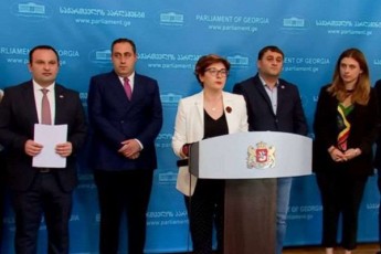 reformebis-jgufis-wevrebi-giorgi-vaSaZesa-da-paata-manjgalaZes-nacmoZraobasTan-gaerTianebis-Semdeg-jgufis-datovebisken-mouwodeben