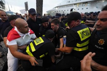 policiam-baTumis-portTan-mimdinare-aqciaze-23-piri-daakava
