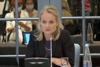 viola-fon-kramoni-vidre-yvela-cdilobs-gaxdes-ekonomikurad-damoukidebeli-CineTisgan-saqarTvelo-sxva-mxares-uxvevs