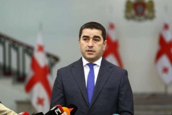 Salva-papuaSvili-gemis-SemTxveva-aris-Zalian-kargi-magaliTi-imisa-rom-SevafasoT-is-isteria-romelsac-xelovnurad-iwveven-nacionaluri-moZraoba-da-misi-ucxoeli-mfarvelebi
