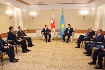 premier-ministri-irakli-RaribaSvili-yazaxeTis-respublikis-premier-ministrs-alixan-smailovs-Sexvda