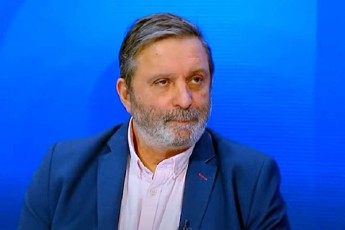 daviT-darCiaSvili-evrosabWos-rezoluciaSi-TariRis-7-agvistos-dafiqsirebaze-vfiqrob-aseTi-moTxovnebi-eqnebodaT-an-rusebs-an-rusebis-mokavSireebs-maT-Soris-Cexebs