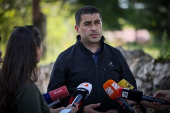 Salva-papuaSvili-vxedavT-ramdenad-didia-survili-rom-bunebrivi-stiqia-dabraldes-xelisuflebas-rogor-imediT-uyureben-nebismier-satelitur-suraTs-monayols-rom-rame-xelmosaWidi-naxon