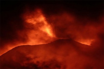 siciliaze-vulkani-etna-gaaqtiurda