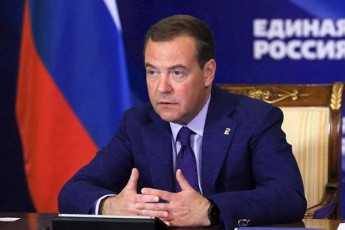 dimitri-medvedevi-saqarTvelos-dRevandeli-xelisufleba-pragmatizmiT-gamoirCeva-maTTan-urTierTobebi-viTardeba---saqarTvelos-prezidenti-frangia-romelic-kategoriulad-gamodis-qveynis-ekonomikis-ganviTarebis-winaaRmdeg