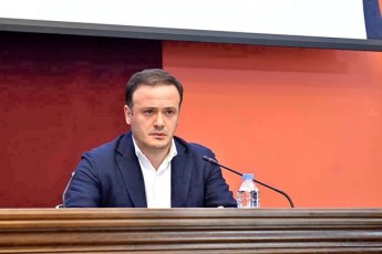 irakli-zarqua-Cems-xabes-WiWe-vaSaZes-rusuli-fuliT-rom-finansdeba-wlebis-ganmavlobaSi-da-aRiares-es---lialkas-da-giJ-jafaras-hgoniaT-rom-qarTveli-xalxi-mxars-dauWerT-gamoricxulia