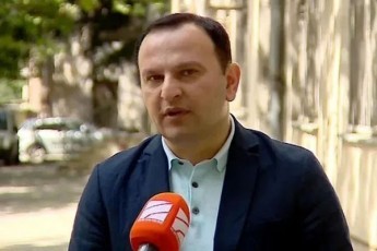 paata-manjgalaZe-xelisuflebaSi-opozicia-rom-iyos-statusi-ukve-gveqneboda-da-molaparakebebs-daCqarebul-gawevrianebaze-daviwyebdiT