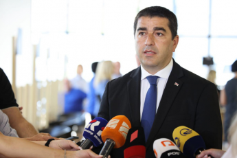 Salva-papuaSvili-rac-Seexeba-gawevrianebis-perspeqtivas-Cven-evrokavSiris-gadawyvetilebebis-winaswar-ganWvreta-gviWirs-garda-obieqturad-gazomvadi-kriteriumebisa-Semodis-xolme-sxvadasxva-politikuri-Temebi