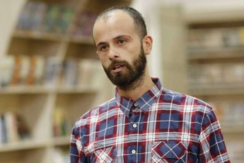 vaxuSti-menabde-mgonia-rom-prezidentma-daarRvia-konstitucia-Tumca-parlamentma-mis-impiCments-mxari-ar-unda-dauWiros-radgan-es-mizanSewonilad-ar-unda-CaTvalos
