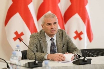 irakli-qadagiSvili-koleqtiuri-nacmoZraoba-da-globaluri-omis-partia-faqtobrivad-erTi-sxeulia-romelsac-sxvadasxva-saxe-SeiZleba-gaaCndes---an-politikuri-partia-an-arasamTavrobo-organizacia-an-televizia