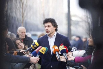 kaxa-kalaZe-ar-vici-kidev-romel-qveyanaSi-xdeba-aseTi-ram-rodesac-prezidenti-Tavad-arRvevs-konstitucias
