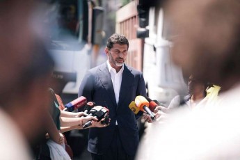 kaxa-kalaZe-ucxoelebis-TvalSic-Zalian-cudad-Cans-rom-maRali-Tanamdebobis-piri-qveynis-prezidenti-arRvevs-konstitucias