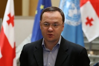 gia-cagareiSvili-bazebTan-dakavSirebiT-fuWi-aliaqoTis-atexa-emsaxureba-mizans-rom-qveyana-daizafros-kandidatis-statusis-miniWebis-molodinSi-es-Tema-mozaikis-erT-erTi-nawilia